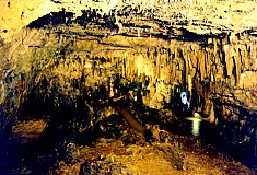 Drogarati Cave